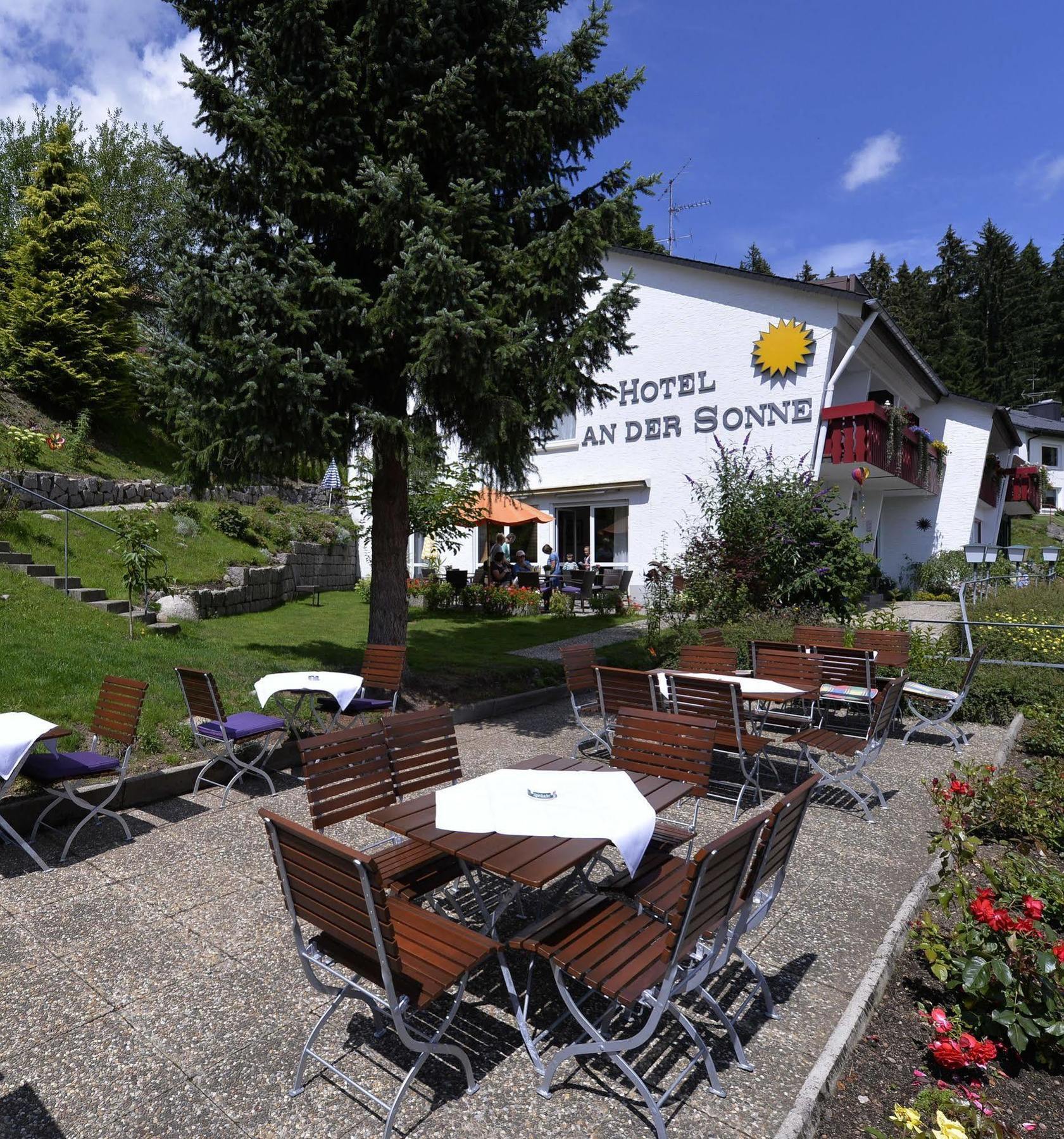 Hotel An Der Sonne & Restaurant Zum Schneiger Schoenwald im Schwarzwald Exterior photo